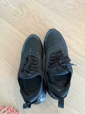 Nike Men's Black Breathable Knit Sneakers